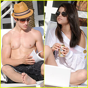 david-henrie-selena-gomez-fun-sun.jpg